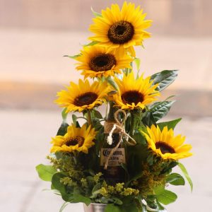 Florería Detallis, Arreglo de girasoles con cerveza