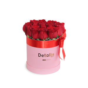 Caja de 15 a 17 Rosas rojas. Hermoso regalo en Cusco